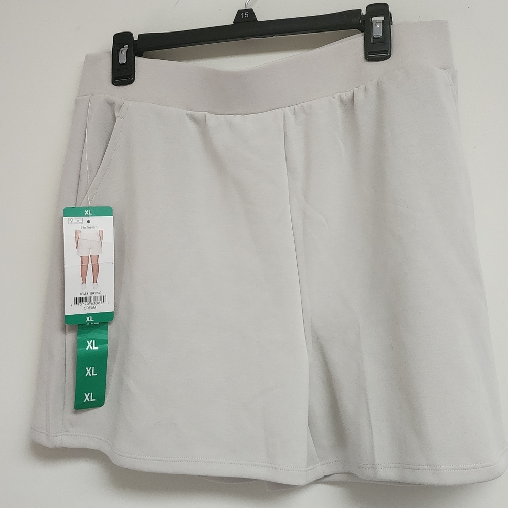 Women's Cream Shorts